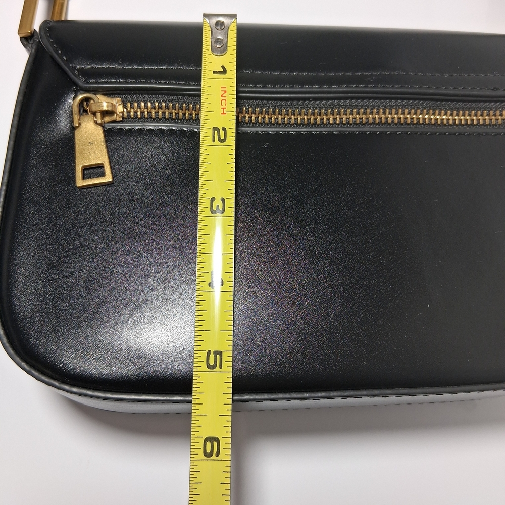 Sleek Black Shoulder Bag with Gold Accents - Picture 5 of 7